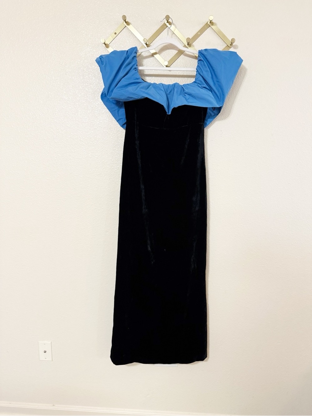 Tuckernuck Zanzibar Blue and Black Velvet Artemis Ruffle Dress Size 8 NEW $398 - Picture 7 of 13